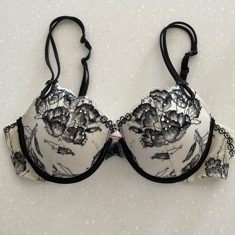 Victoria’s Secret Sexy Little Things White Black Lace Bra Size 36B